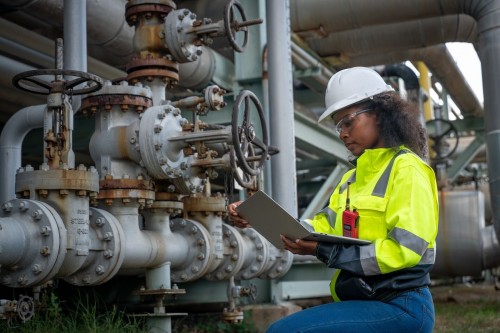 Cleaner water conditions help limit abrasion and fouling in pumps, valves, chillers, and pipelines, which supports more stable long-term operation.